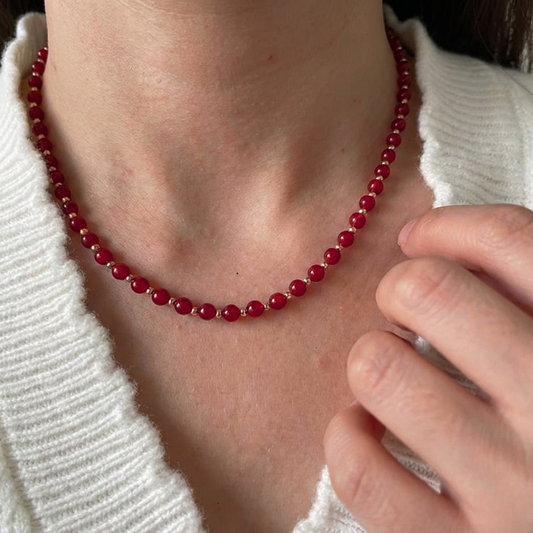 عقد من العقيق الأحمر مع فواصل ذهبيه- كود 9010