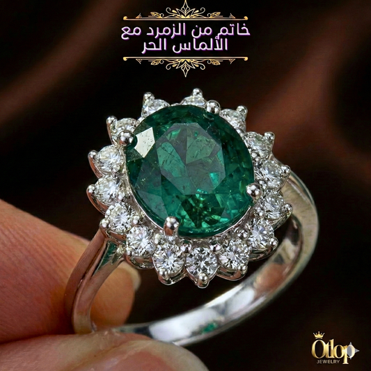 خاتم زمرد مرصع بقيراط ونص ألماس موزانايت - كود 8370