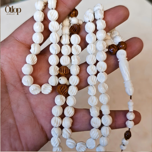 سبحة من عظم جمل مطعمة بخشب الكوك الطبيعي -كود 59960