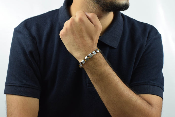 اسورة هيماتيت مع حجر العقيق (صفين)